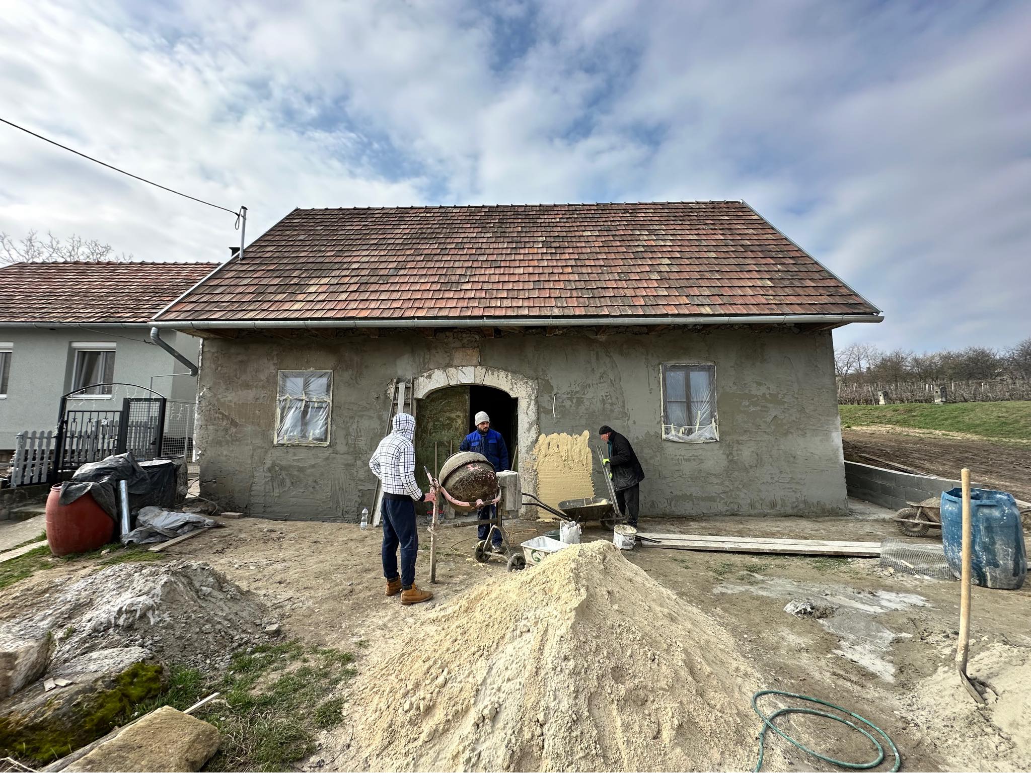 Ház felújítás előtt - eredeti présház állapot